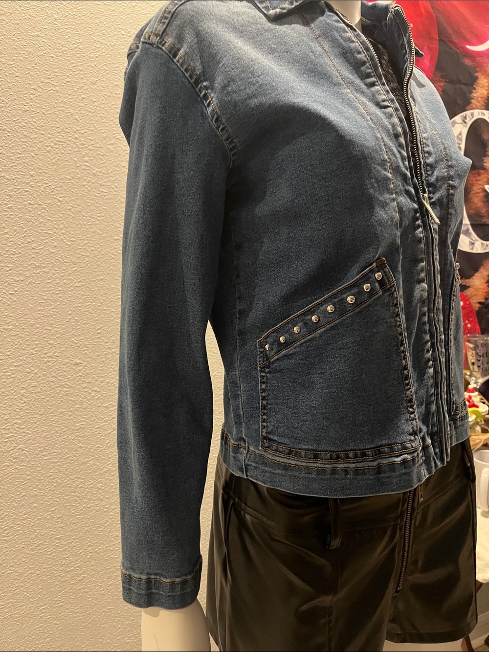 Denim Zip-Up Jacket with Studded Pockets - Blue gorgeous extra small DG2